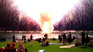 Самый яркий салют - смотреть видео (0:35)