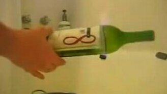 Как разрезать стеклянную бутылку - смотреть видео (1:27)