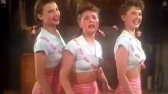 Сначала они просто поют, а потом... - смотреть видео (3:50)