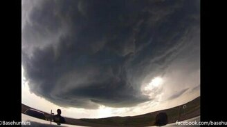 Образование торнадо - смотреть видео (2:02)