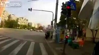 Дядь, дай бибикнуть! - смотреть видео (0:51)