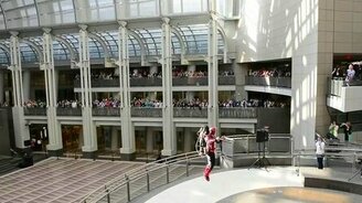 Полёт с помощью реактивного ранца - смотреть видео (0:45)