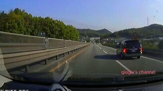 Шумахер на бетономешалке - смотреть видео (0:22)