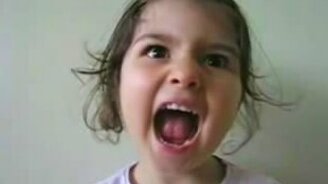 Папа остался дома с дочкой... - смотреть видео (2:14)