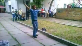 Самый крутой танцор - смотреть видео (2:41)