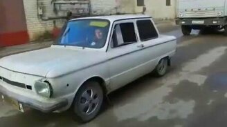 Запорожец тащит КамАЗ - смотреть видео (0:46)