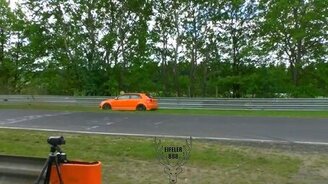 Красиво занесло на газоне - смотреть видео (0:17)