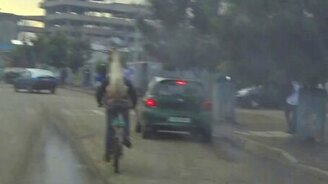 Козёл на велосипеде - смотреть видео (0:30)