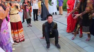 Трюк акробату не дался - смотреть видео (0:31)