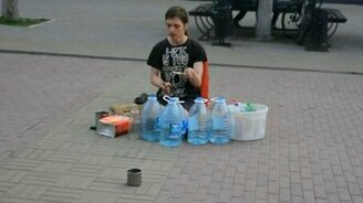 Челябинский уличный барабанщик - смотреть видео (0:40)