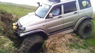 Патриот преодолевает ров - смотреть видео (2:33)