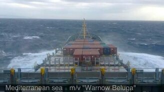 Судно против морских волн - смотреть видео (1:26)