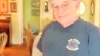 Реакции отца на тату сына - смотреть видео (0:15)