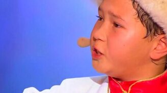 Мальчик поёт Не для меня - смотреть видео (1:48)