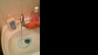 Голубая вода из крана - смотреть видео (0:28)