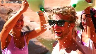 Летнее развлечение в живописном затоне - смотреть видео (2:36)