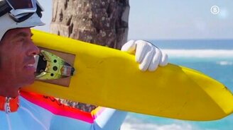 Лыжник на волнах - смотреть видео (2:09)