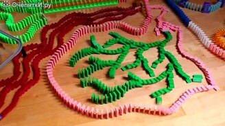 6500 домино в последовательности - смотреть видео (1:26)