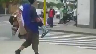 Отличный способ удивить людей - смотреть видео (0:28)