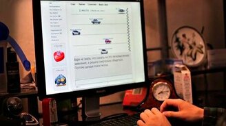 Клавиатура горит под его пальцами - смотреть видео (2:18)