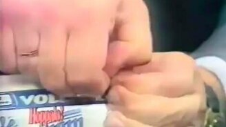 Как нужно открывать коробку молока? - смотреть видео (1:15)