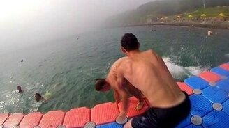 Летние прыжки в море - смотреть видео (2:29)