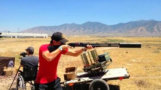 Дробовик с глушителем - смотреть видео (0:14)