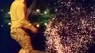 Просто пнул уголёк... - смотреть видео (0:15)