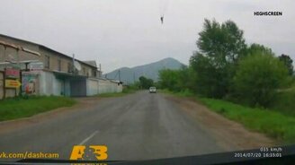 Безумный парашютист - смотреть видео (0:23)