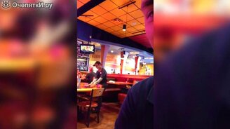 Самый быстрый официант - смотреть видео (0:34)