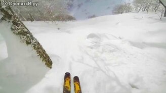 Громкий спуск горнолыжника - смотреть видео (1:07)