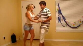 Красиво станцевали ламбаду - смотреть видео (3:17)