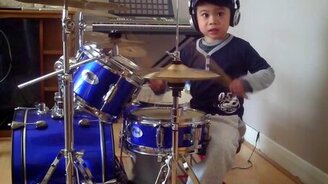 Четырёхлетний барабанщик - смотреть видео (3:24)