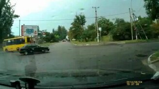 Когда крутизна водителя зашкаливает... - смотреть видео (0:42)