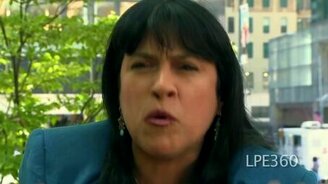 Женщина-пулемёт - смотреть видео (2:16)