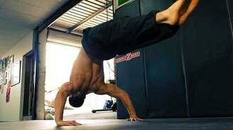 Красота мужской силы - смотреть видео (5:27)