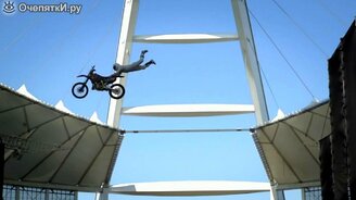 Крутые автотрюки - смотреть видео (1:54)