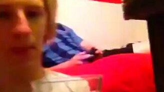 Розыгрыш со звуками телефона - смотреть видео (0:06)