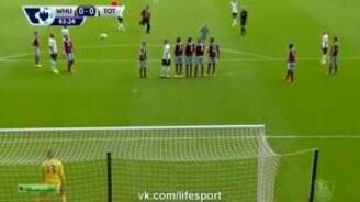 Болельщик пробил штрафной - смотреть видео (0:07)
