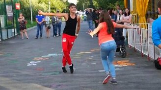 Уличные танцоры из Новосибирска - смотреть видео (1:58)