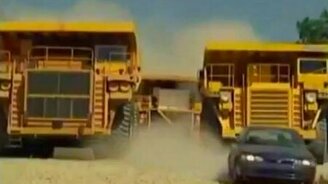 БелАЗ гонится за мной! - смотреть видео (2:05)