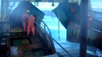 Шторм в открытом море - смотреть видео (2:06)