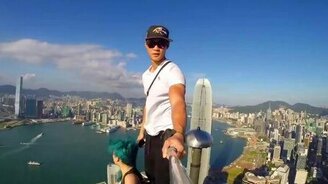 Безумные на крыше небоскрёба - смотреть видео (0:19)