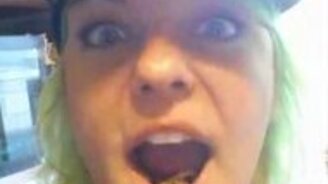 Боитесь паучков? - смотреть видео (0:06)