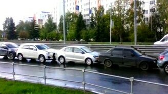 ДТП-паровозик - смотреть видео (0:25)