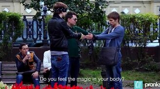 Фокусник и грабитель в одном лице - смотреть видео (3:40)