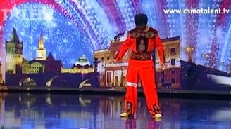 Танцор из Киргизии - смотреть видео (5:27)