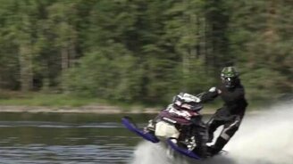 Профессионалы на снегоходе на воде - смотреть видео (4:09)