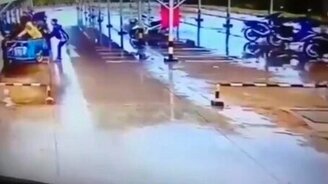 Аттракцион с мотоциклом с коляской - смотреть видео (1:52)