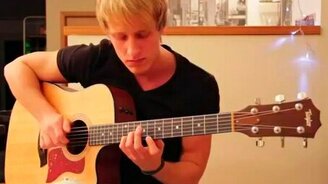 Невероятный виртуоз-гитарист - смотреть видео (4:56)
